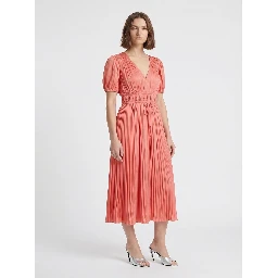 فستان أودرا بأكمام منفوخة