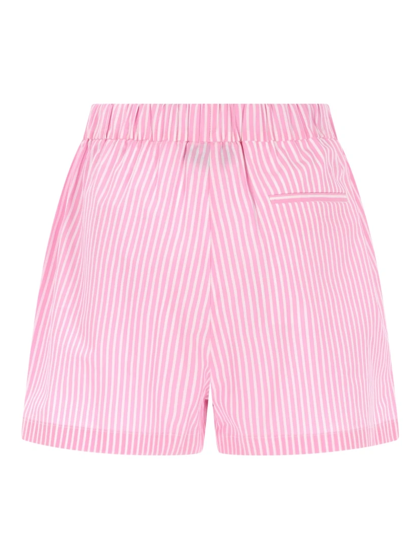 SHORTS CON LOGO