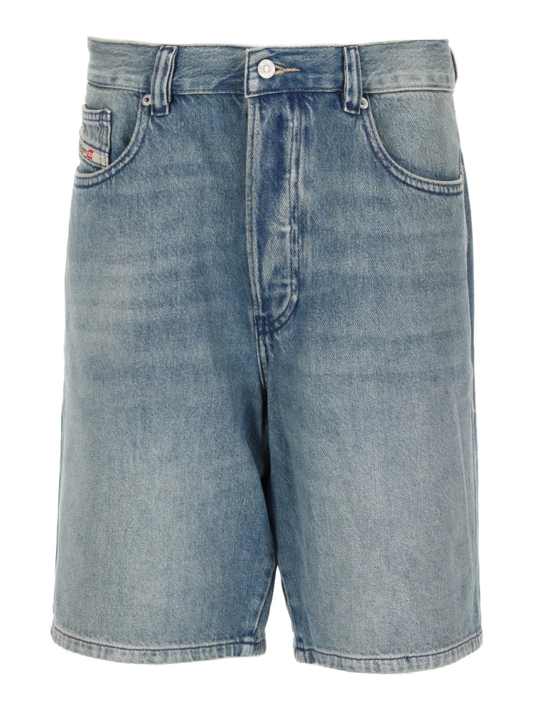 SHORTS IN DENIM