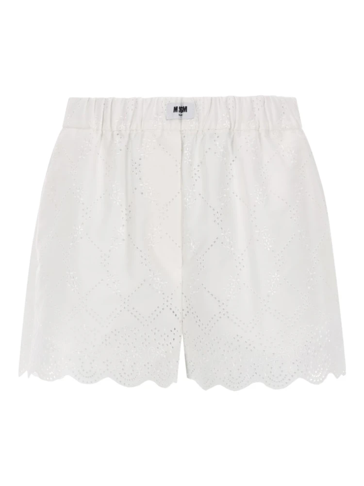 SHORTS CON MOTIVO TRAFORATO
