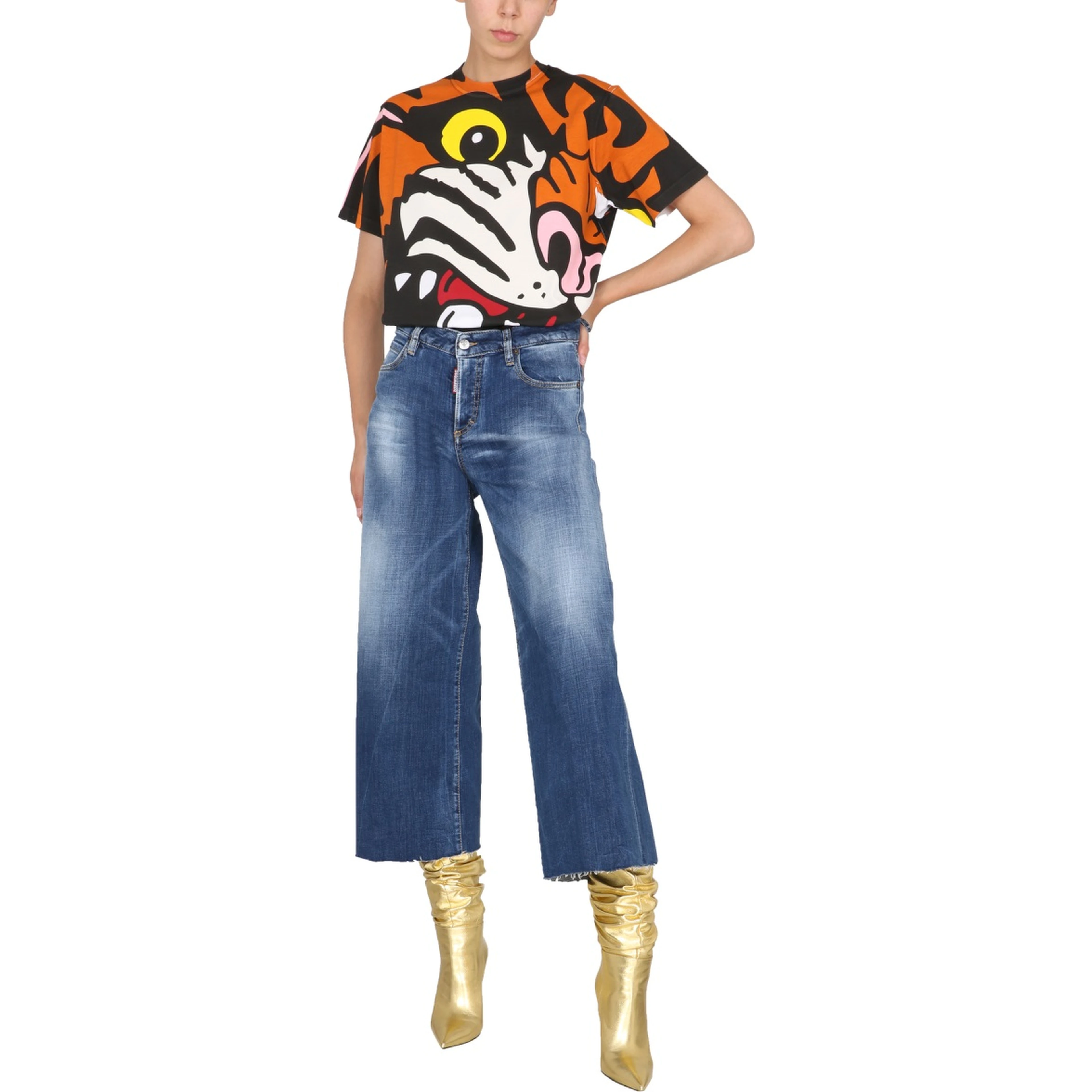 OVERSIZE FIT T-SHIRT