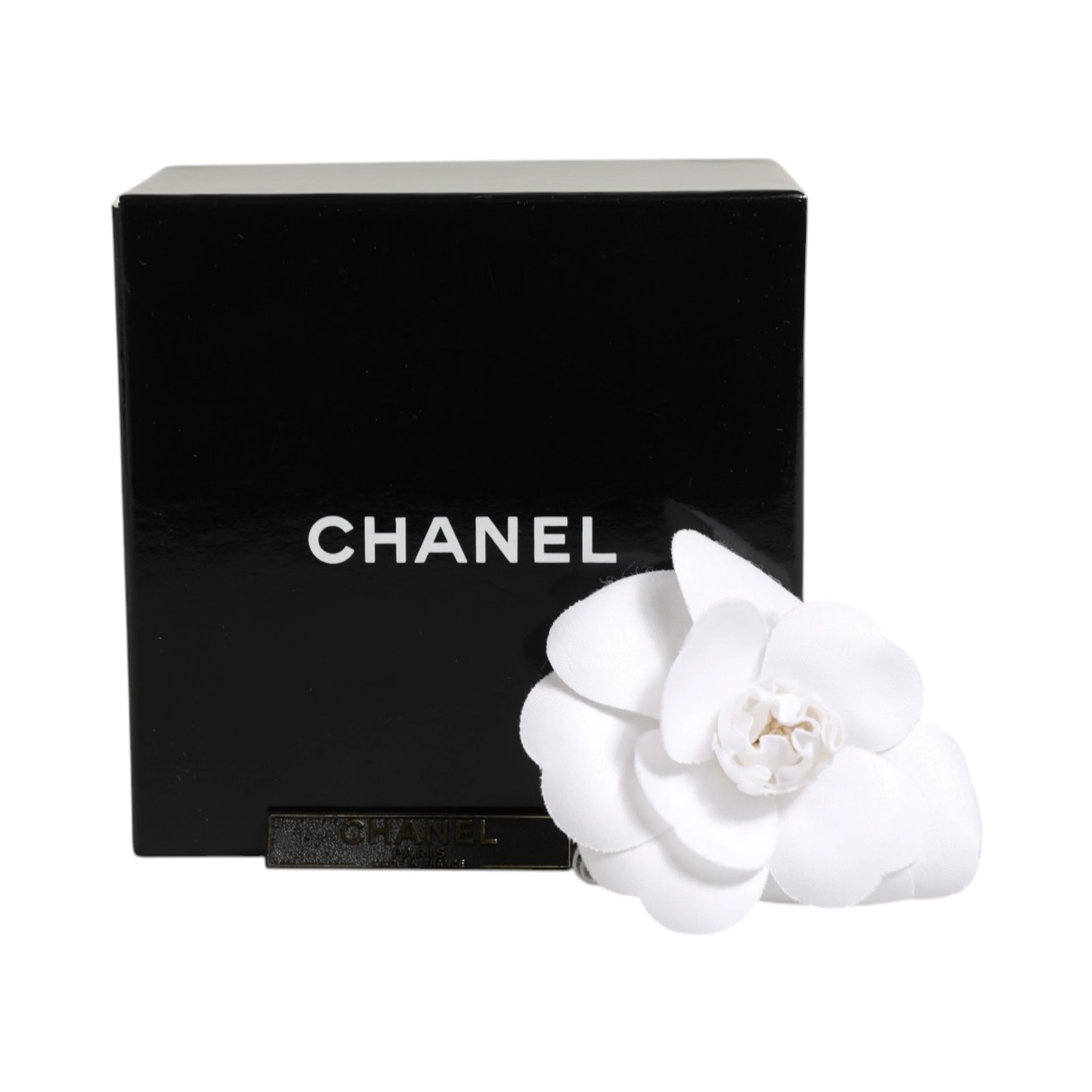 White flower Brooch