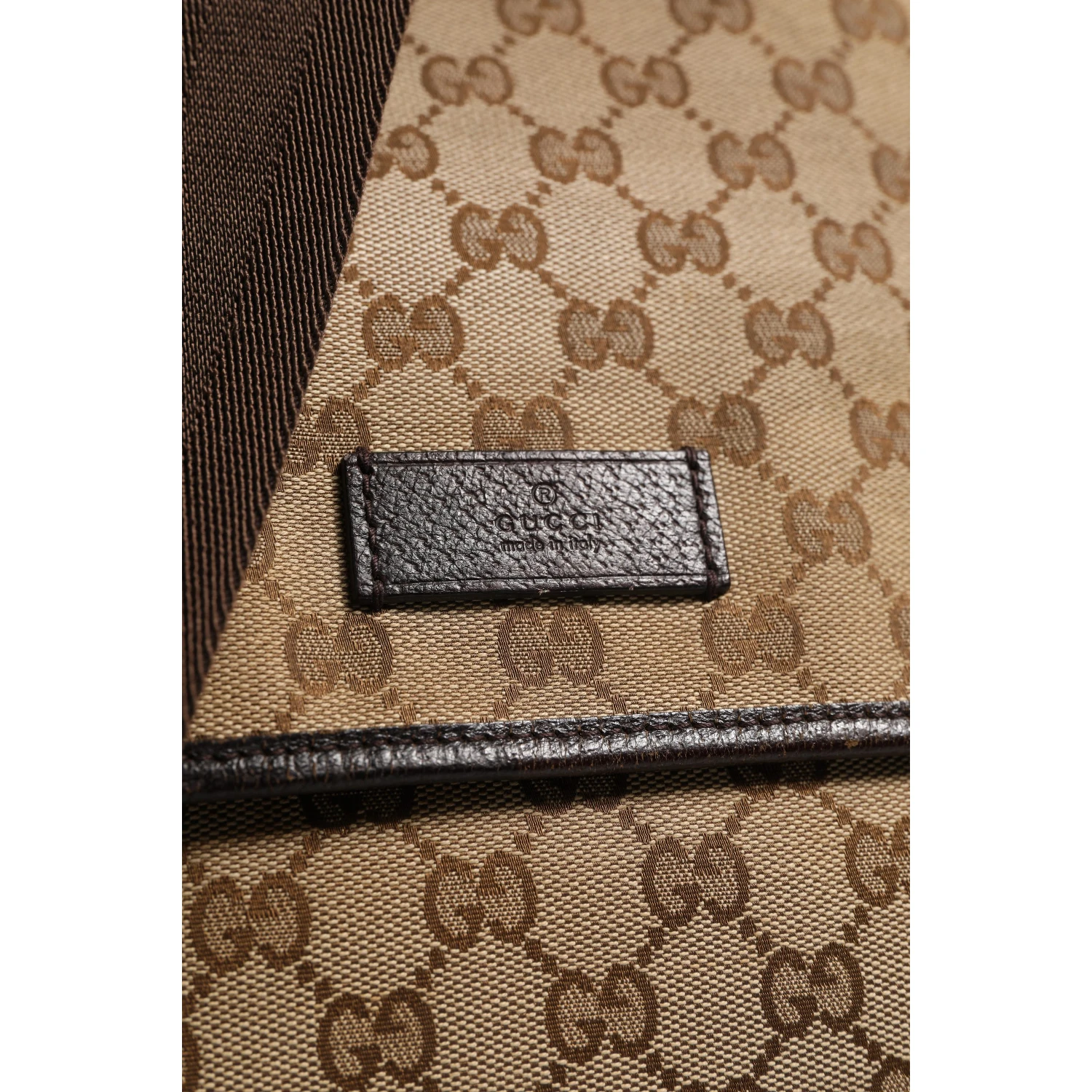 GG Canvas Flap Messenger Bag