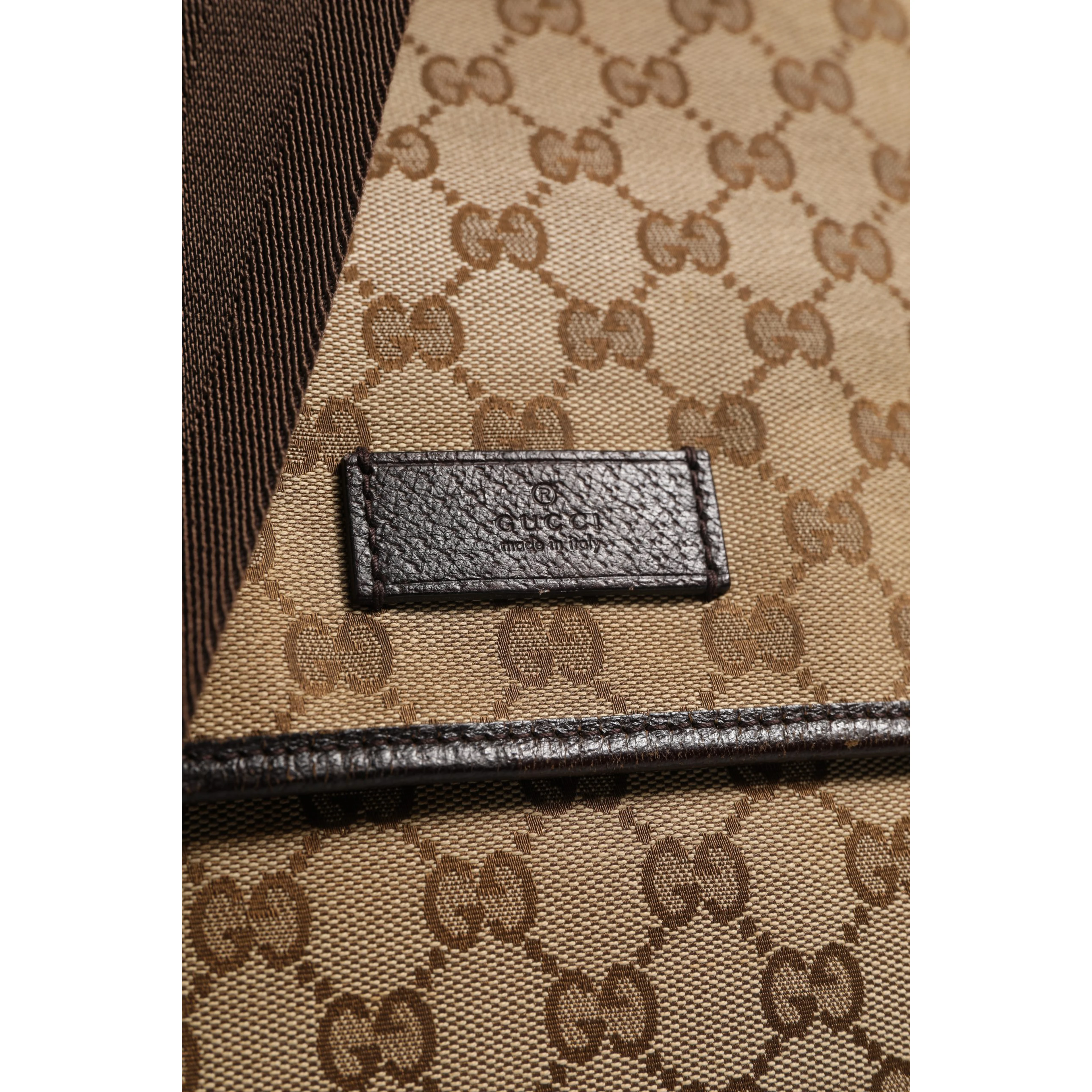 GG Canvas Flap Messenger Bag