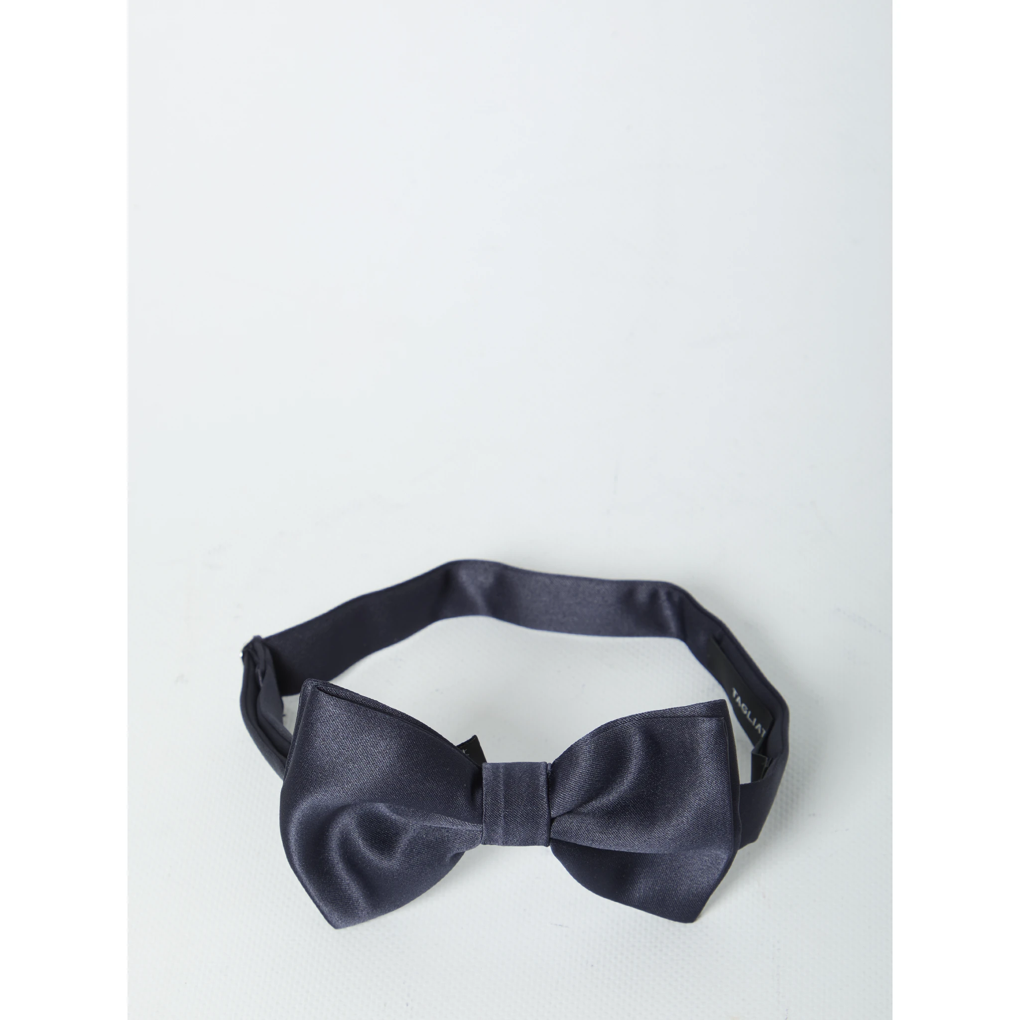 ربطة عنق زرقاء