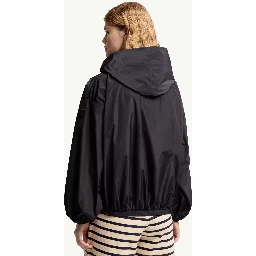 جاكيت مونكلير