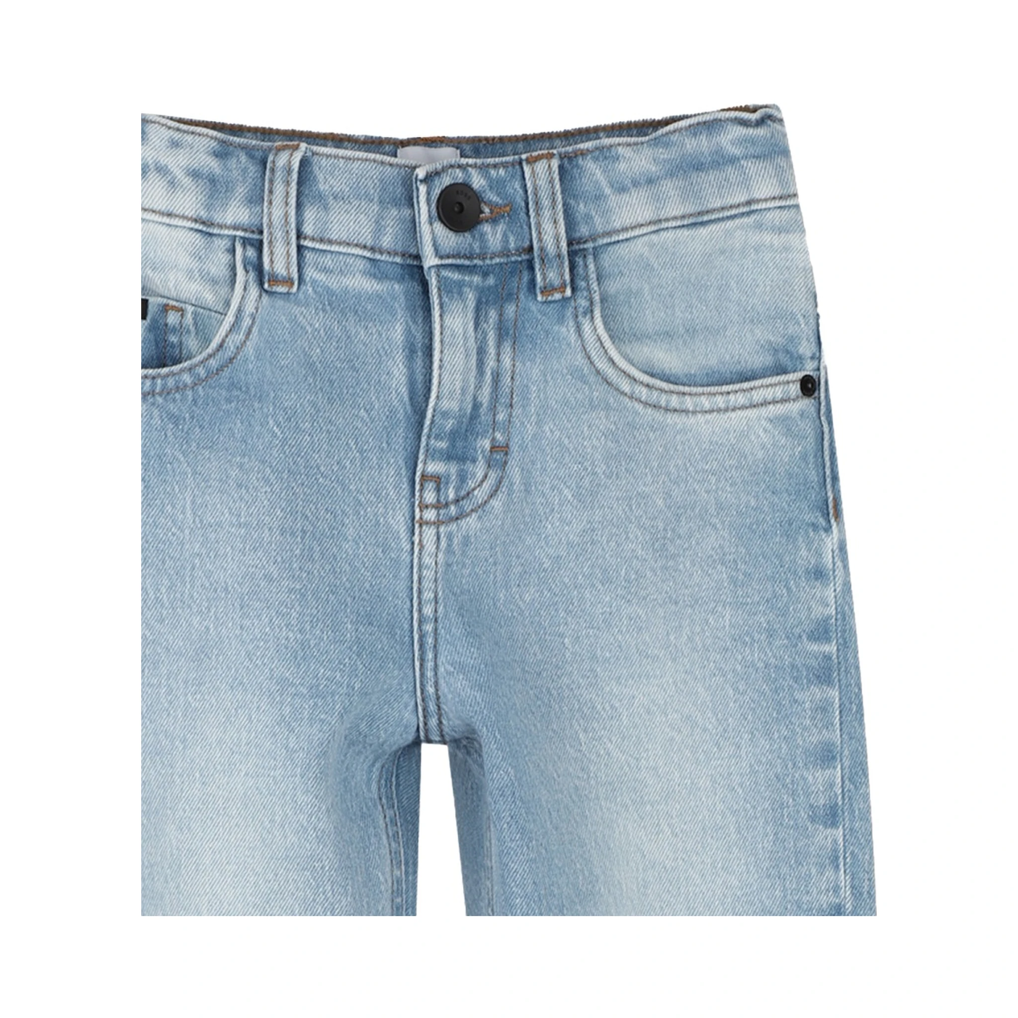 JEANS CON BOTTONE