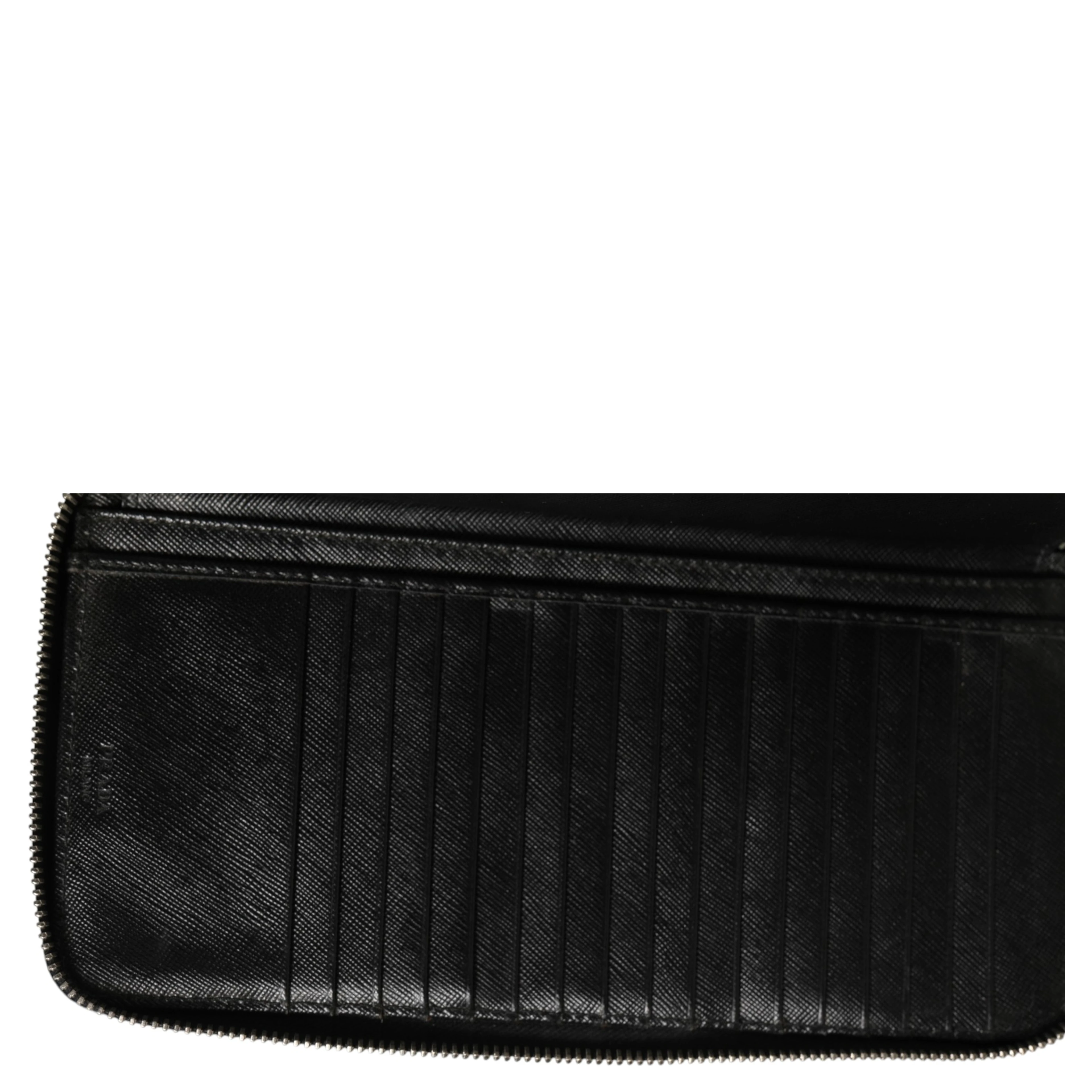Baltico Saffiano Leather Zip Travel Wallet