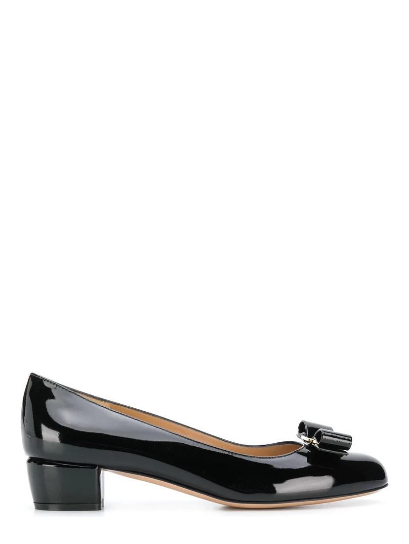 Ferragamo Flat shoes Black