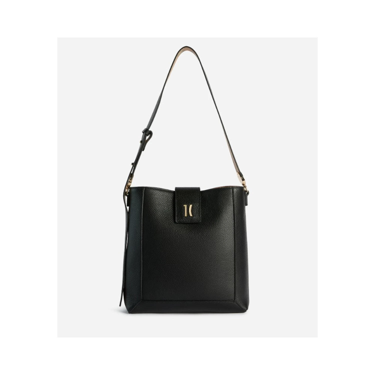 Alviero Martini Bags.. Black