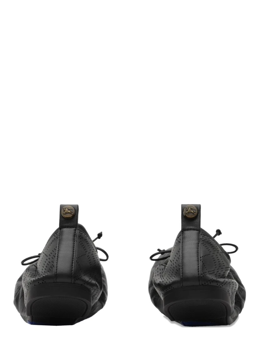 Burberry Flat shoes Black