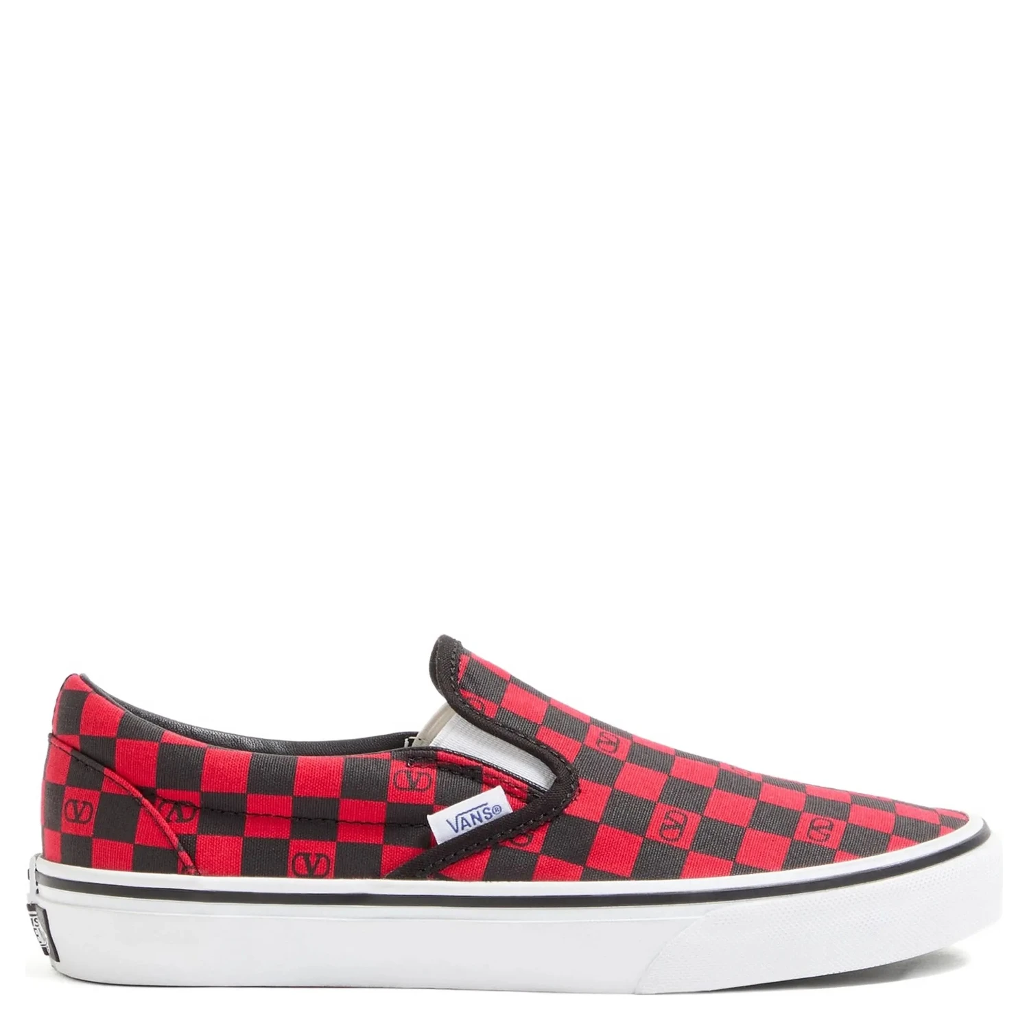 أحذية رياضية من تصميم VANS X VALENTINO