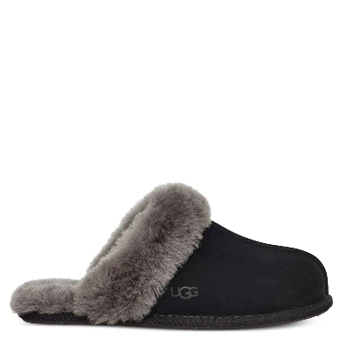UGG Flat shoes