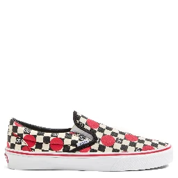 أحذية رياضية من تصميم VANS X VALENTINO