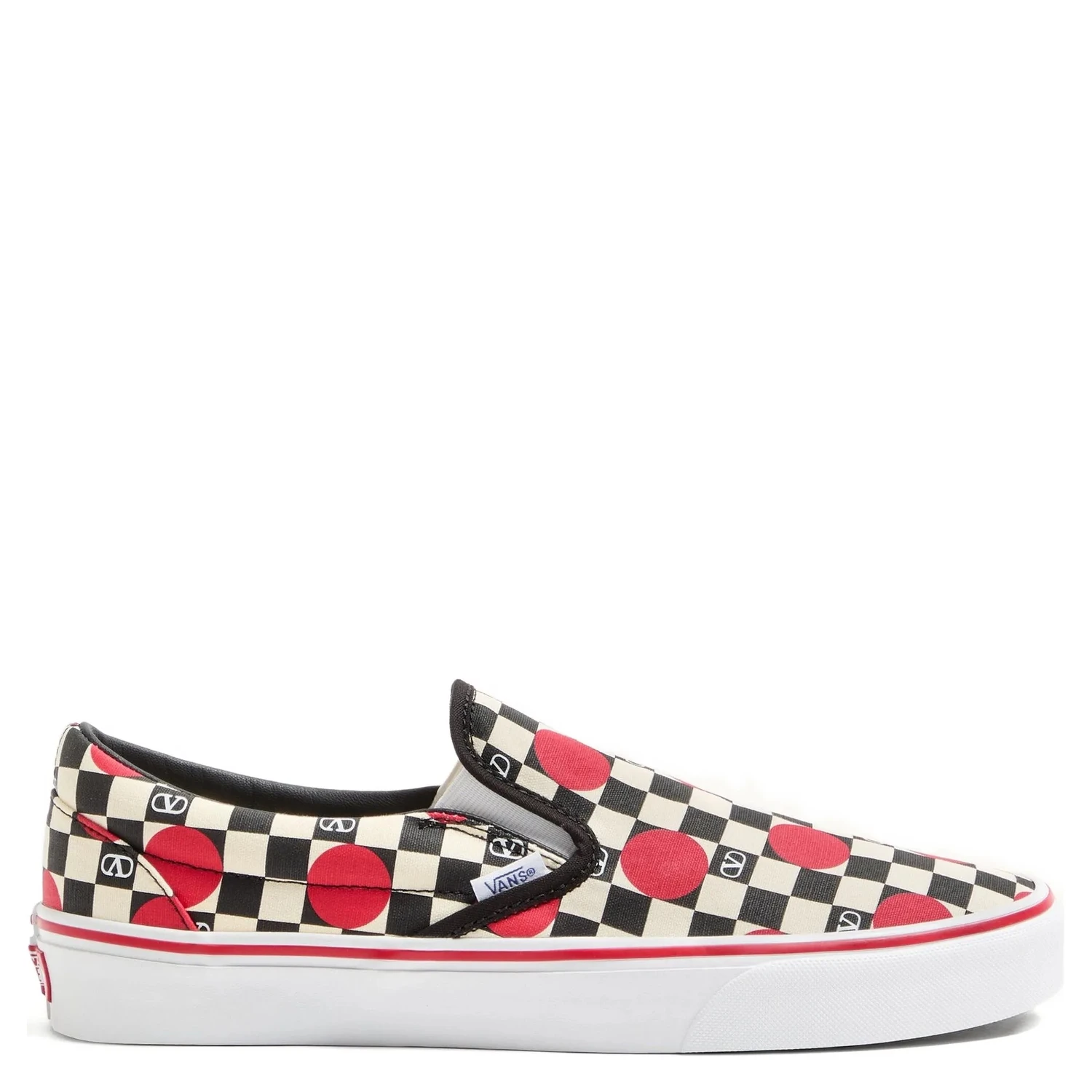 أحذية رياضية من تصميم VANS X VALENTINO