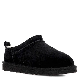 أحذية UGG سوداء