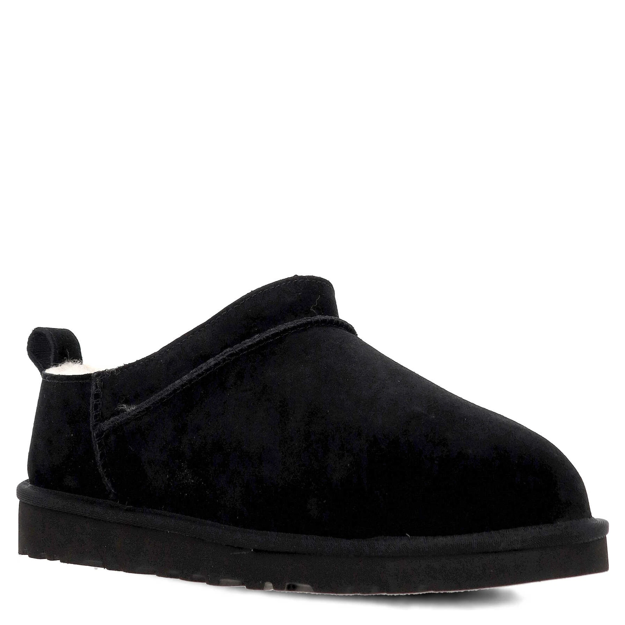 أحذية UGG سوداء