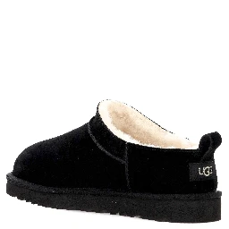 أحذية UGG سوداء