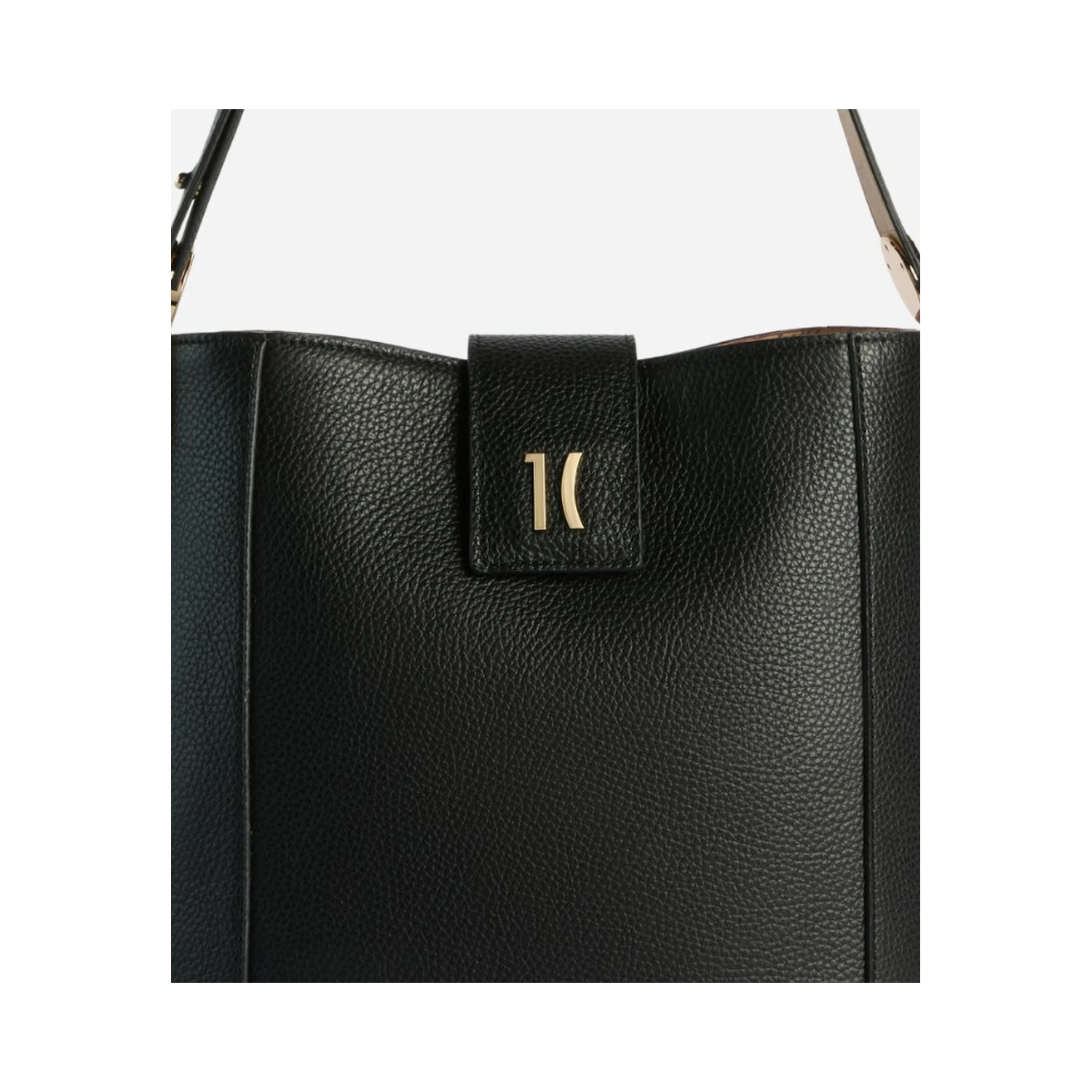 Alviero Martini Bags.. Black