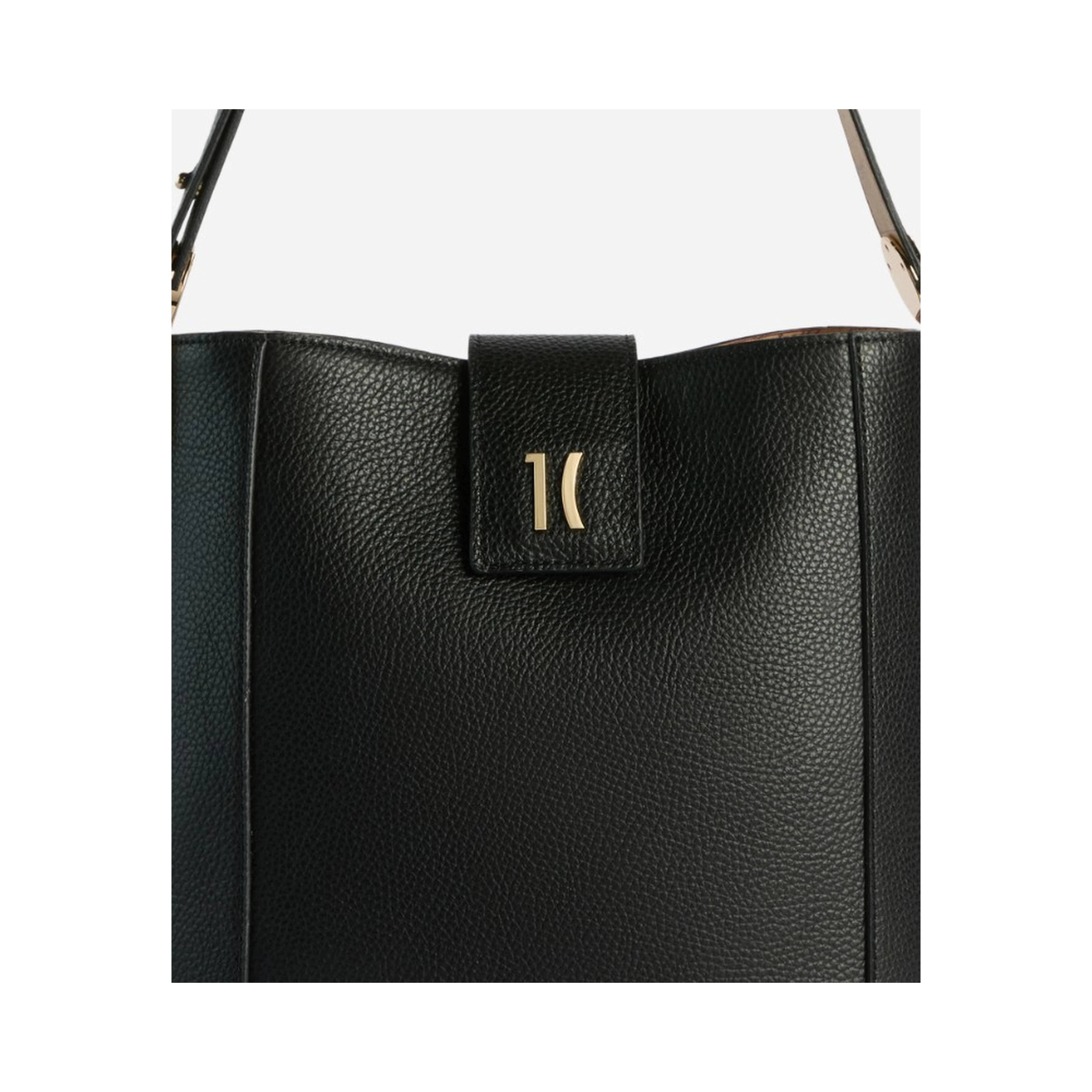 Alviero Martini Bags.. Black