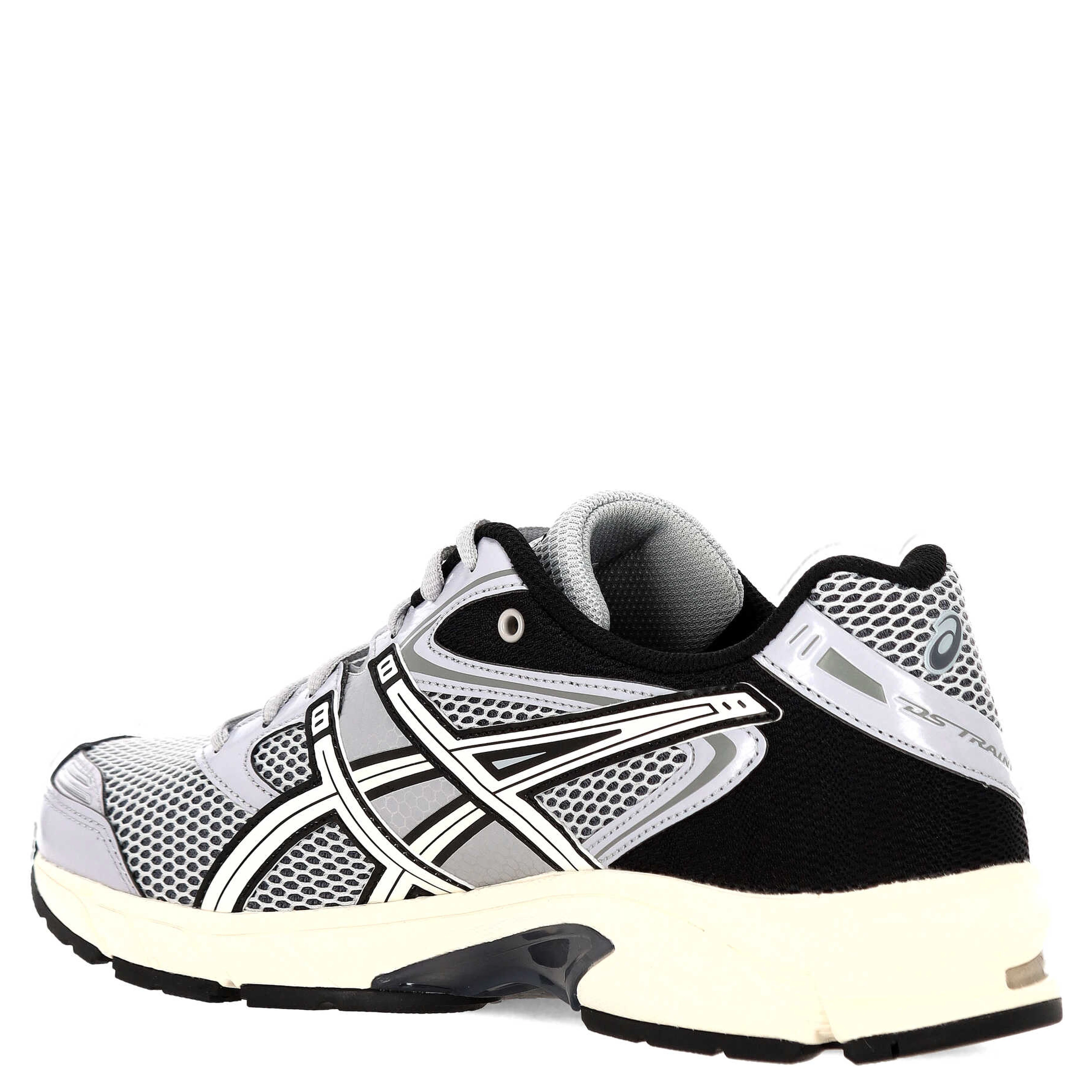 Asics Sneakers