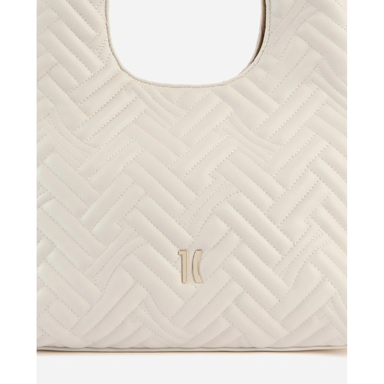 Alviero Martini Bags.. Ivory