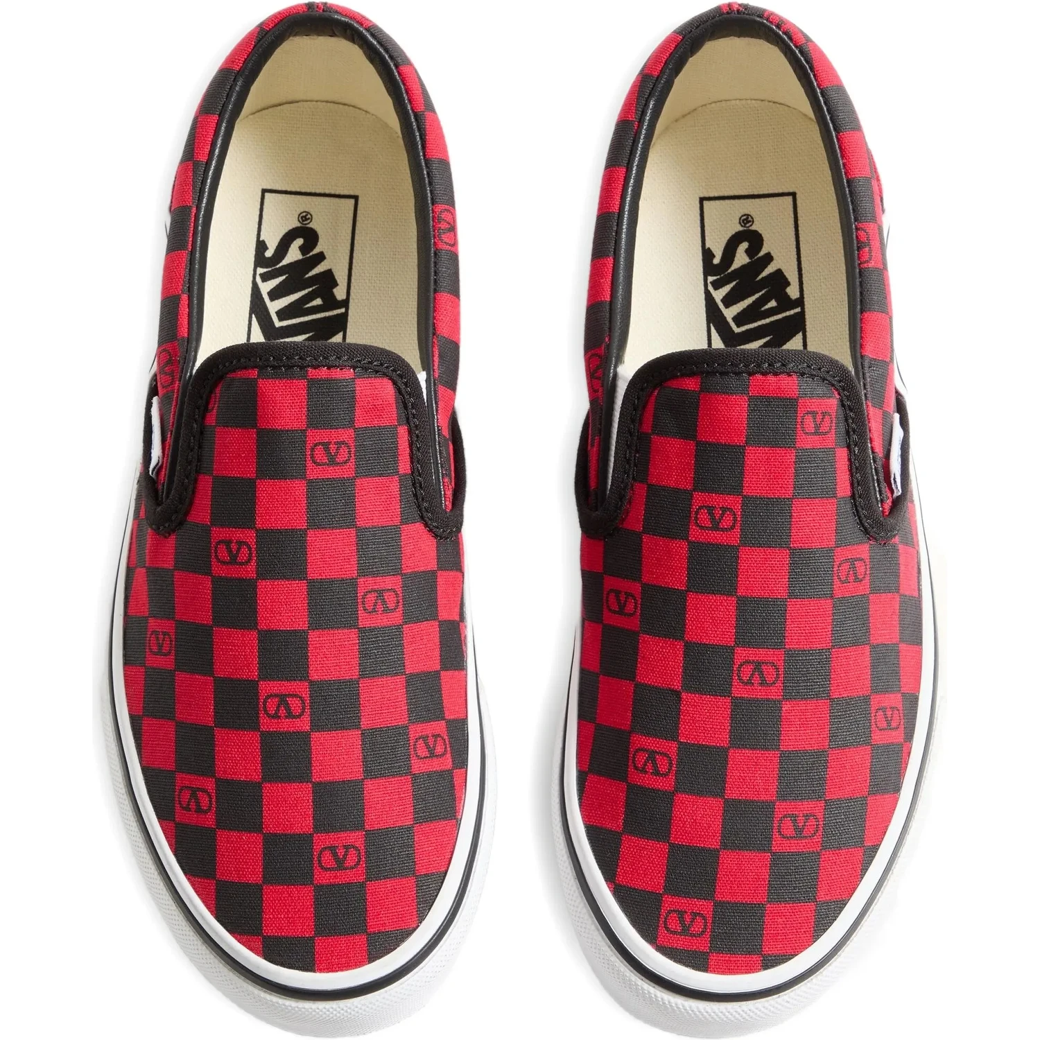 أحذية رياضية من تصميم VANS X VALENTINO