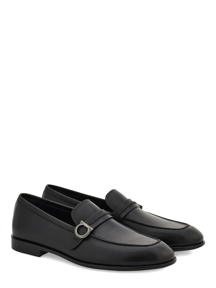 Ferragamo Flat shoes Black alternative