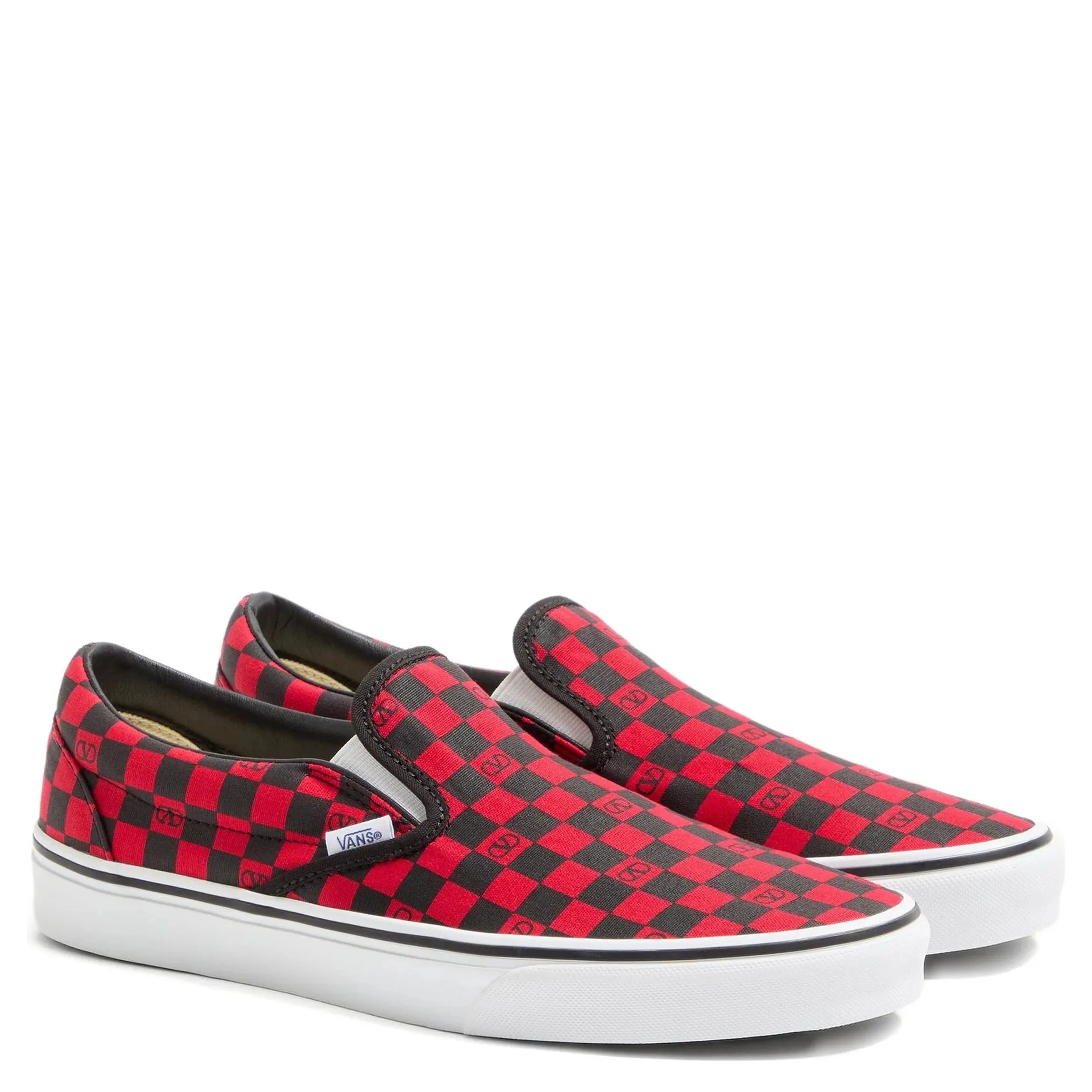 أحذية رياضية من تصميم VANS X VALENTINO