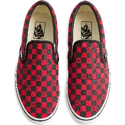 أحذية رياضية من تصميم VANS X VALENTINO