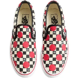 أحذية رياضية من تصميم VANS X VALENTINO