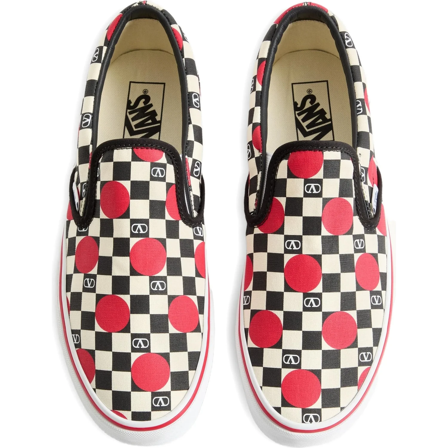 أحذية رياضية من تصميم VANS X VALENTINO