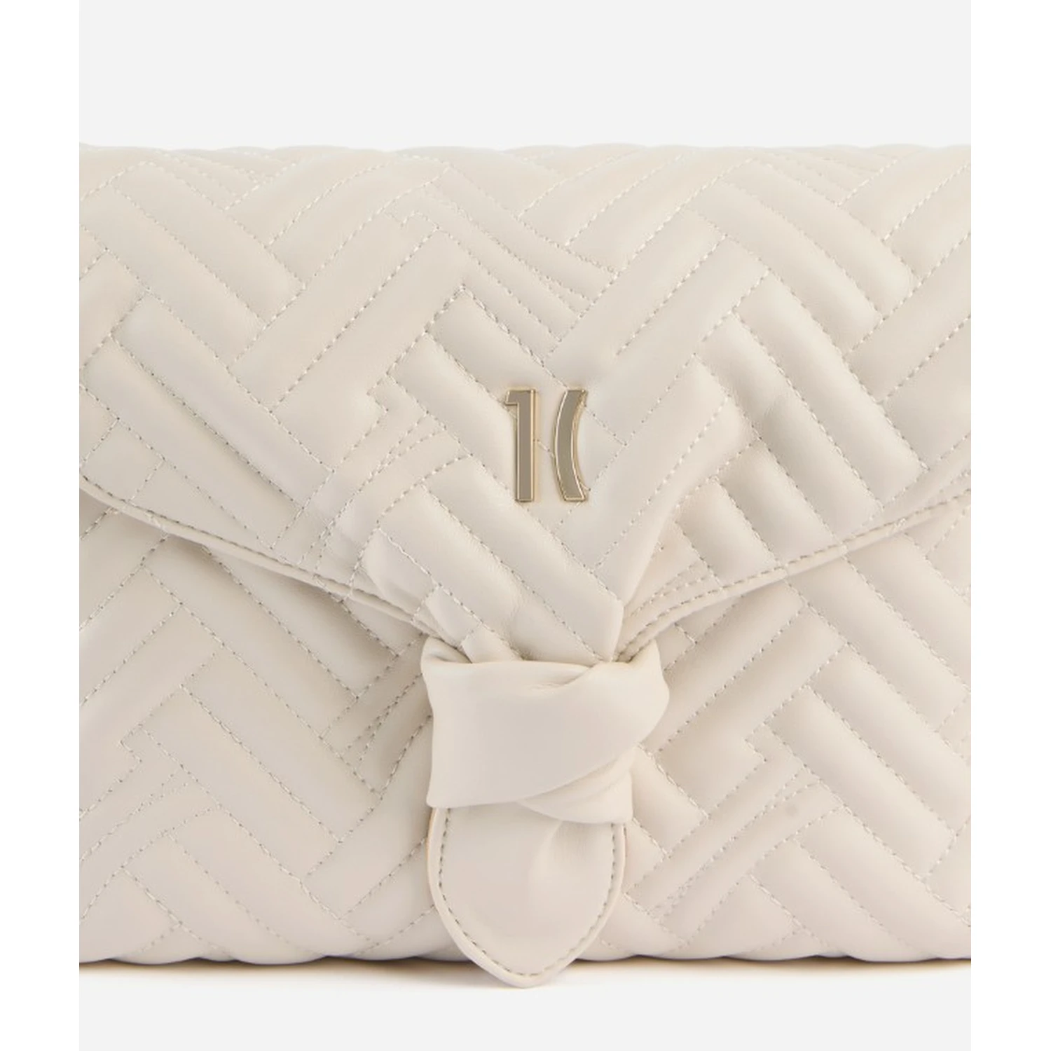 Alviero Martini Bags.. Ivory