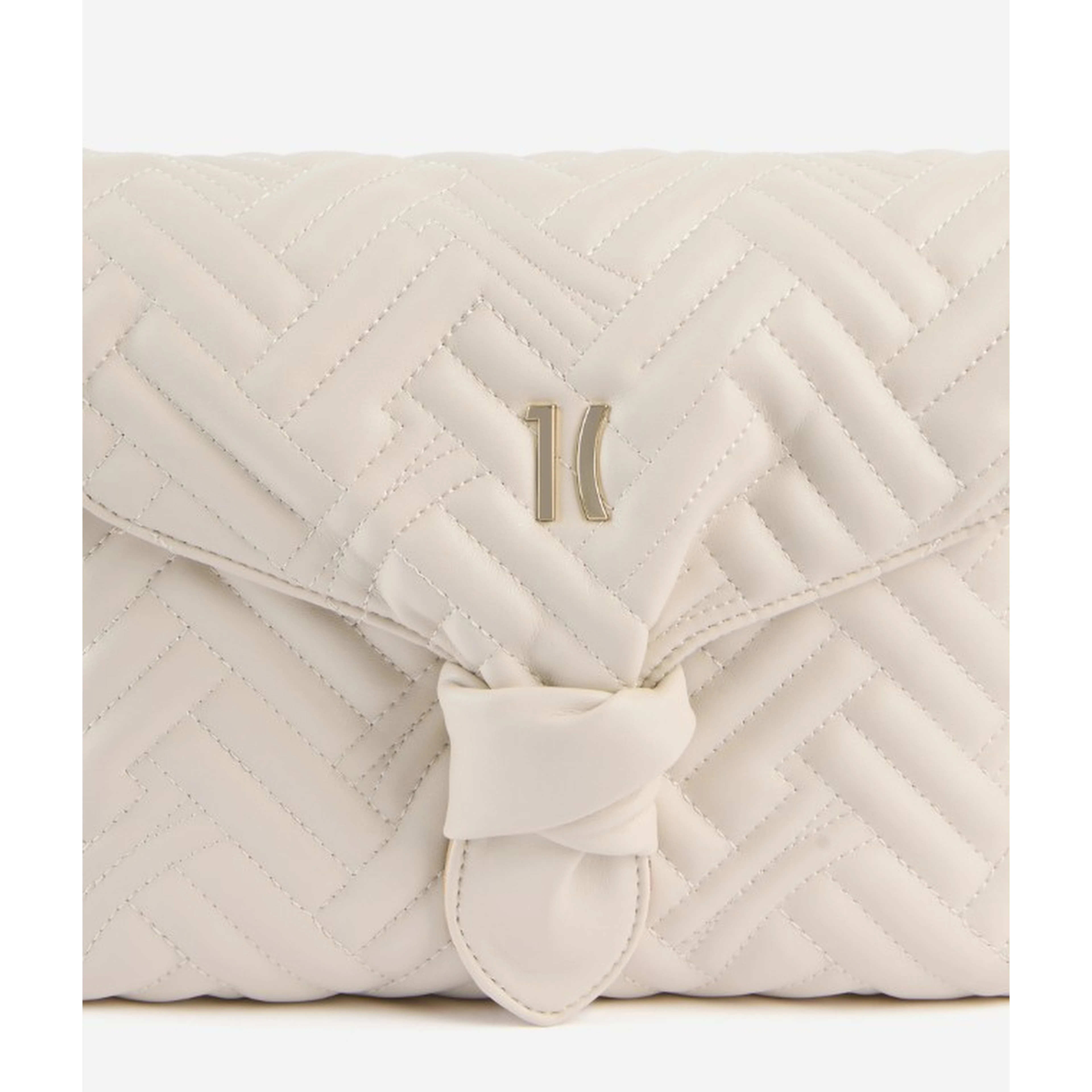 Alviero Martini Bags.. Ivory