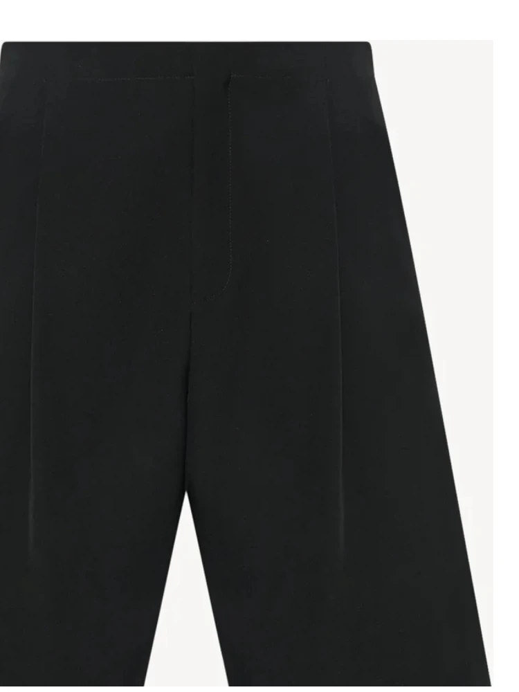 The Row Shorts Black alternative