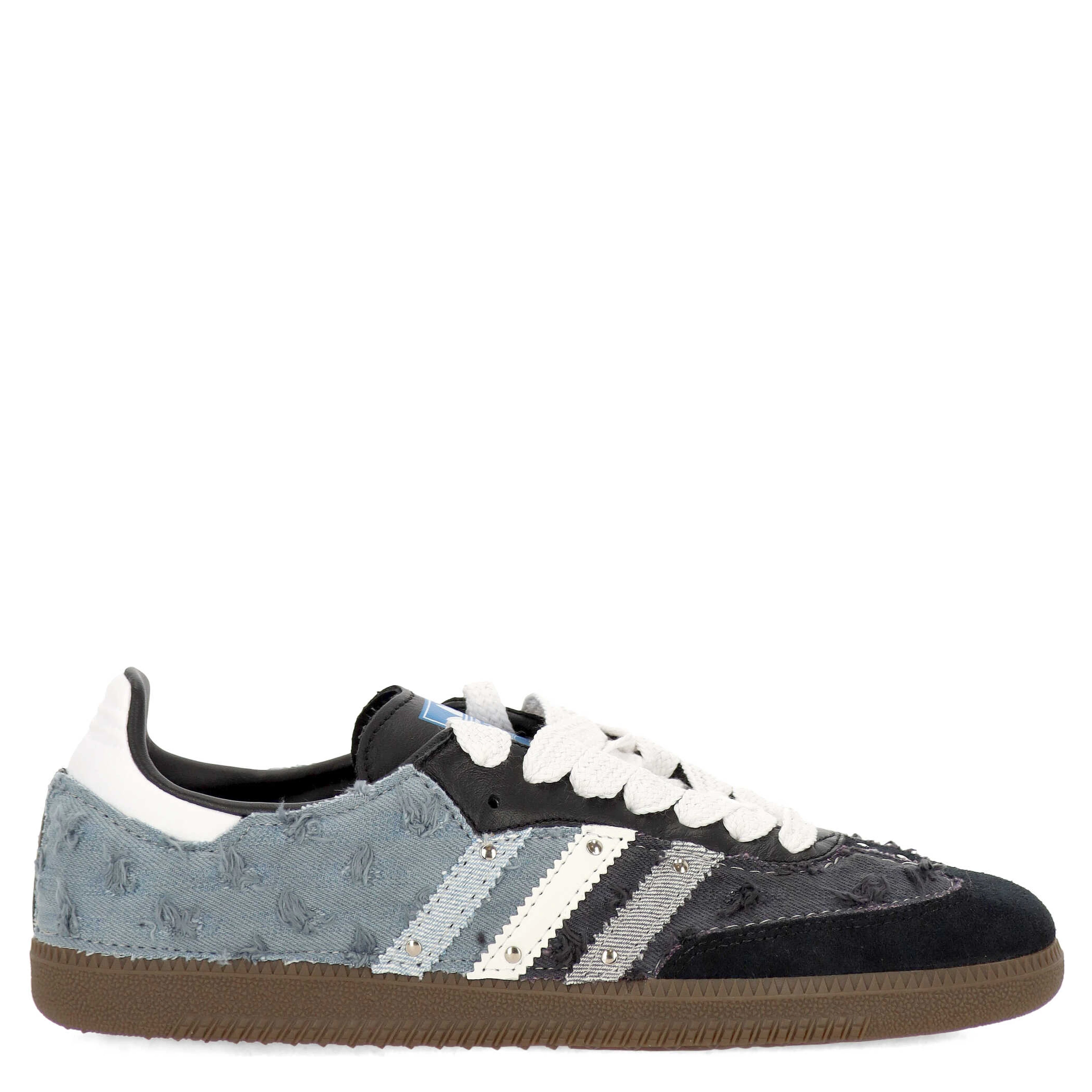 WEARART Sneakers
