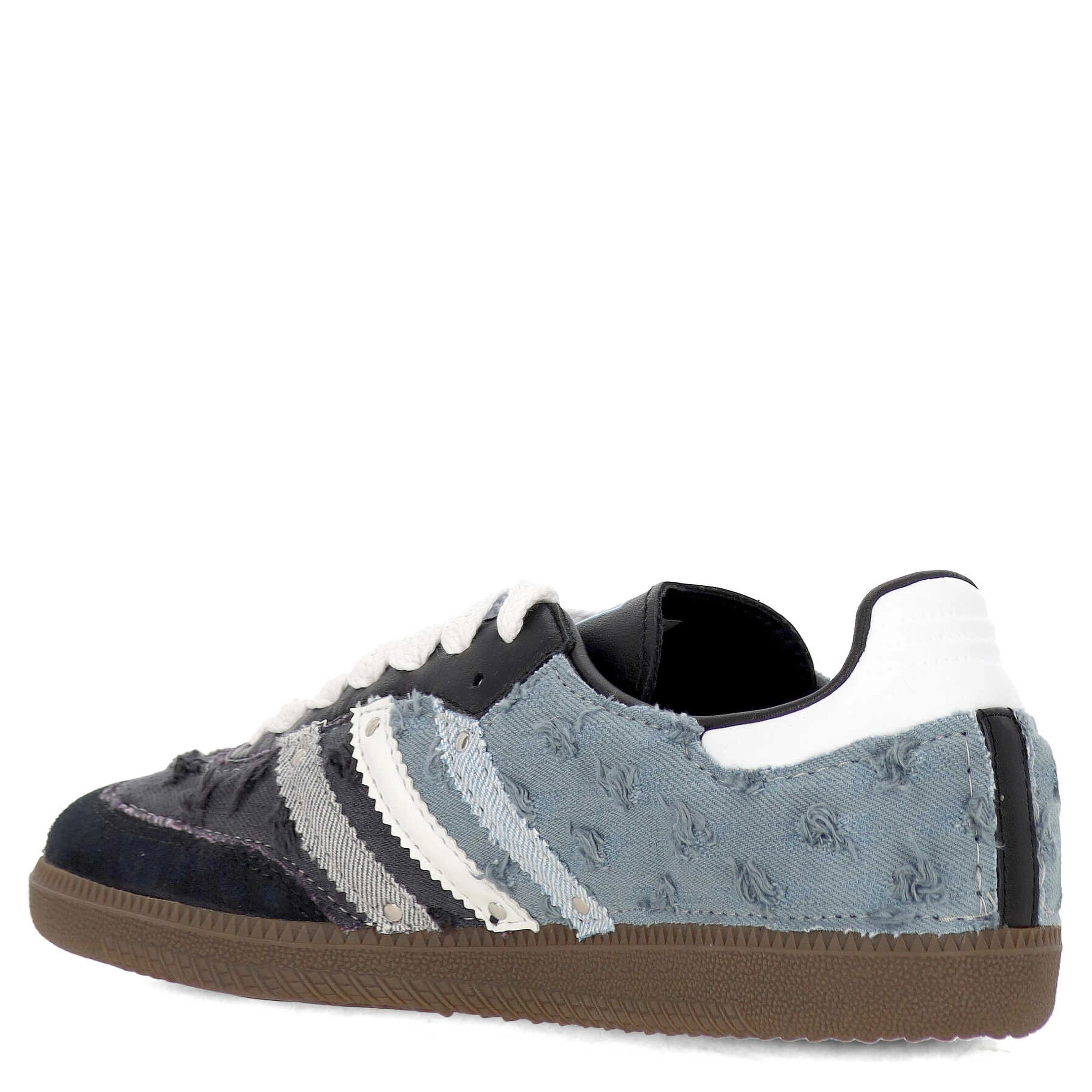 WEARART Sneakers