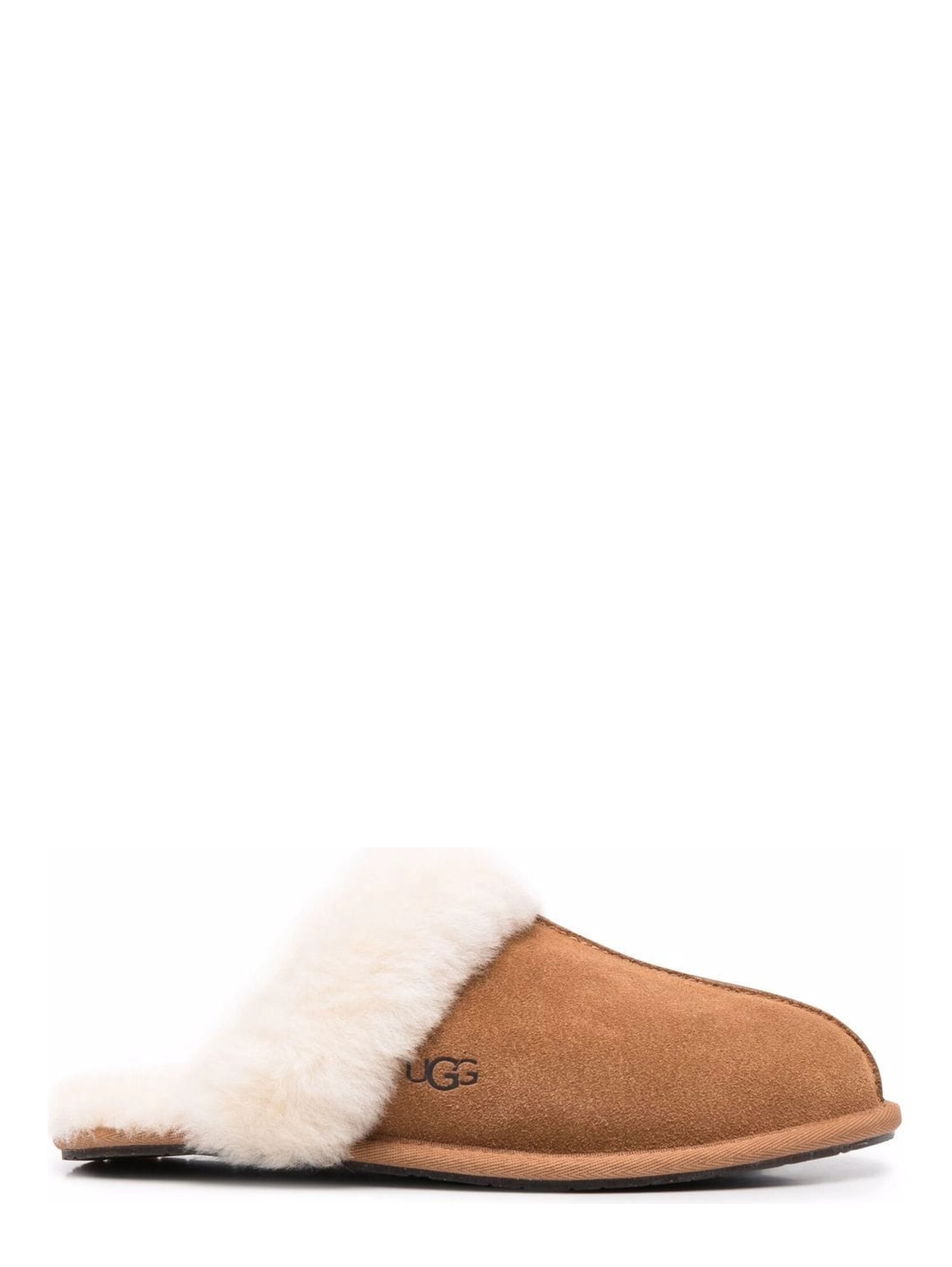 UGG Flat shoes