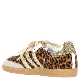 WEARART Sneakers