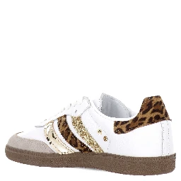 WEARART Sneakers