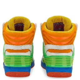 SNEAKER BASKET