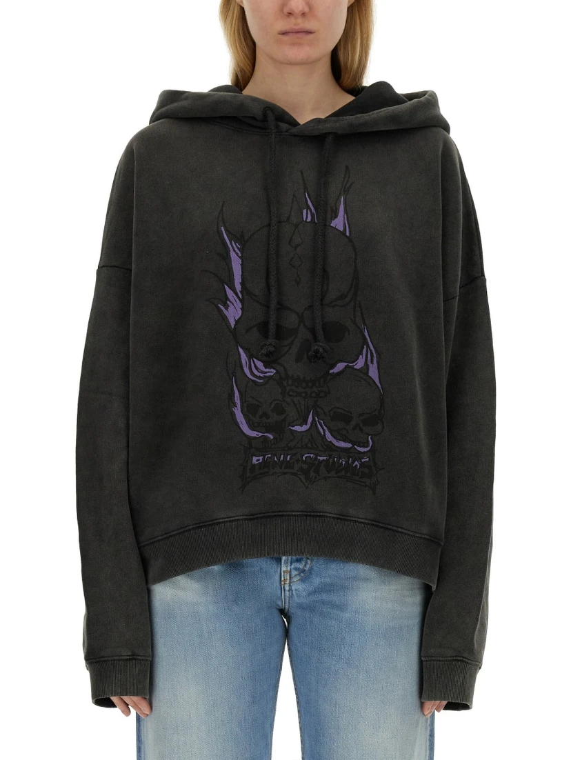 SKULL PRINT SWEATSHIRT