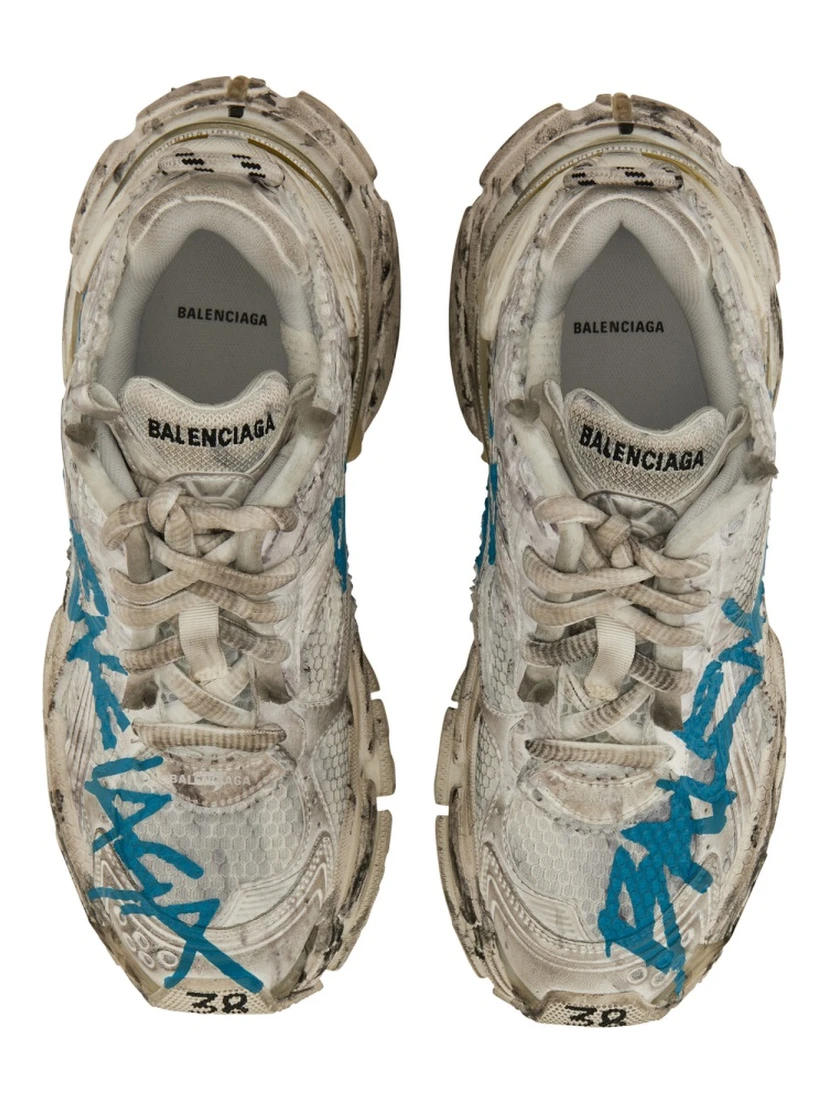 SNEAKER RUNNER