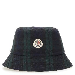 REVERSIBLE BUCKET HAT