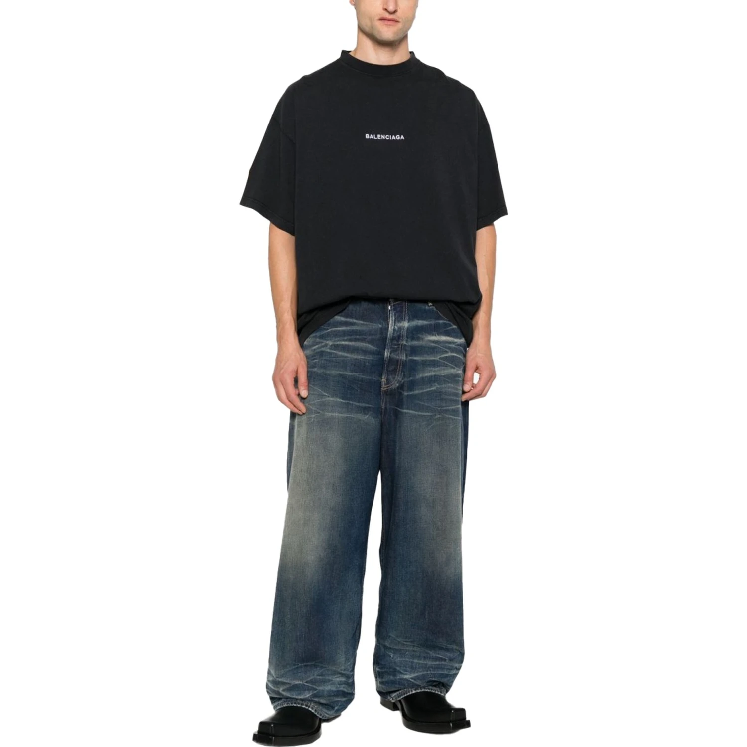 OVERSIZE FIT T-SHIRT
