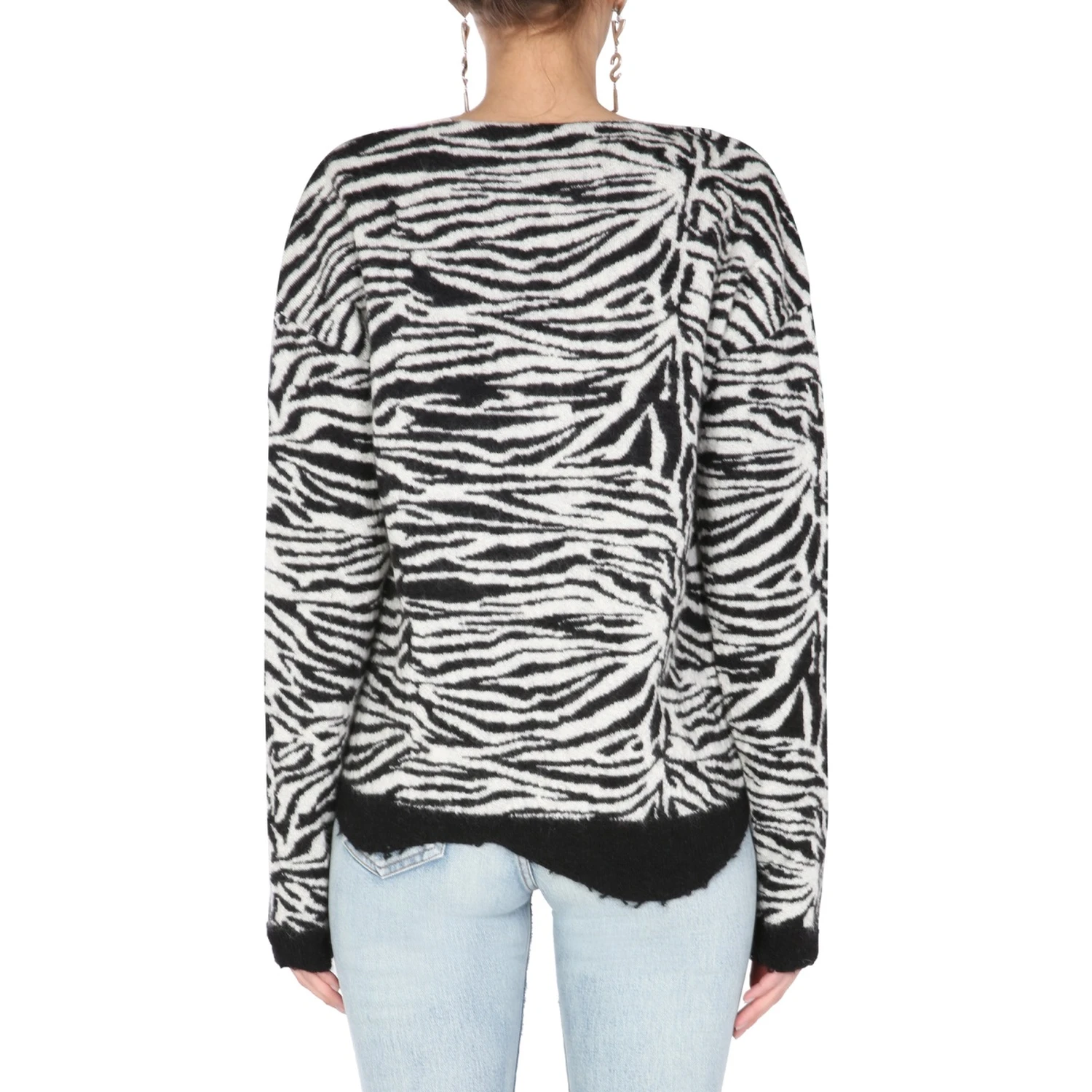 V-NECK SWEATER