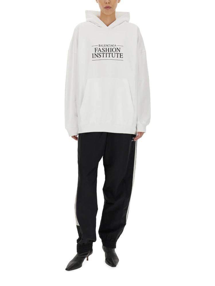 FASHION INSTITUTE LARGE FIT SWEATSHIRT alternative