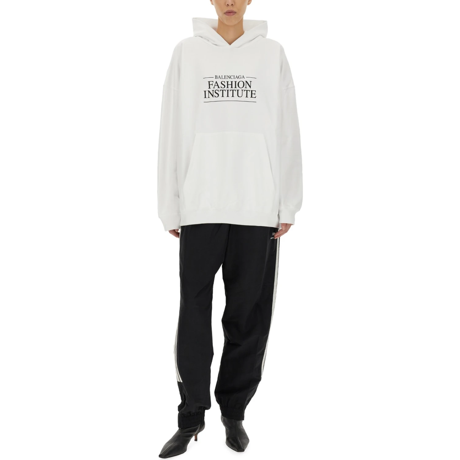 FASHION INSTITUTE LARGE FIT SWEATSHIRT