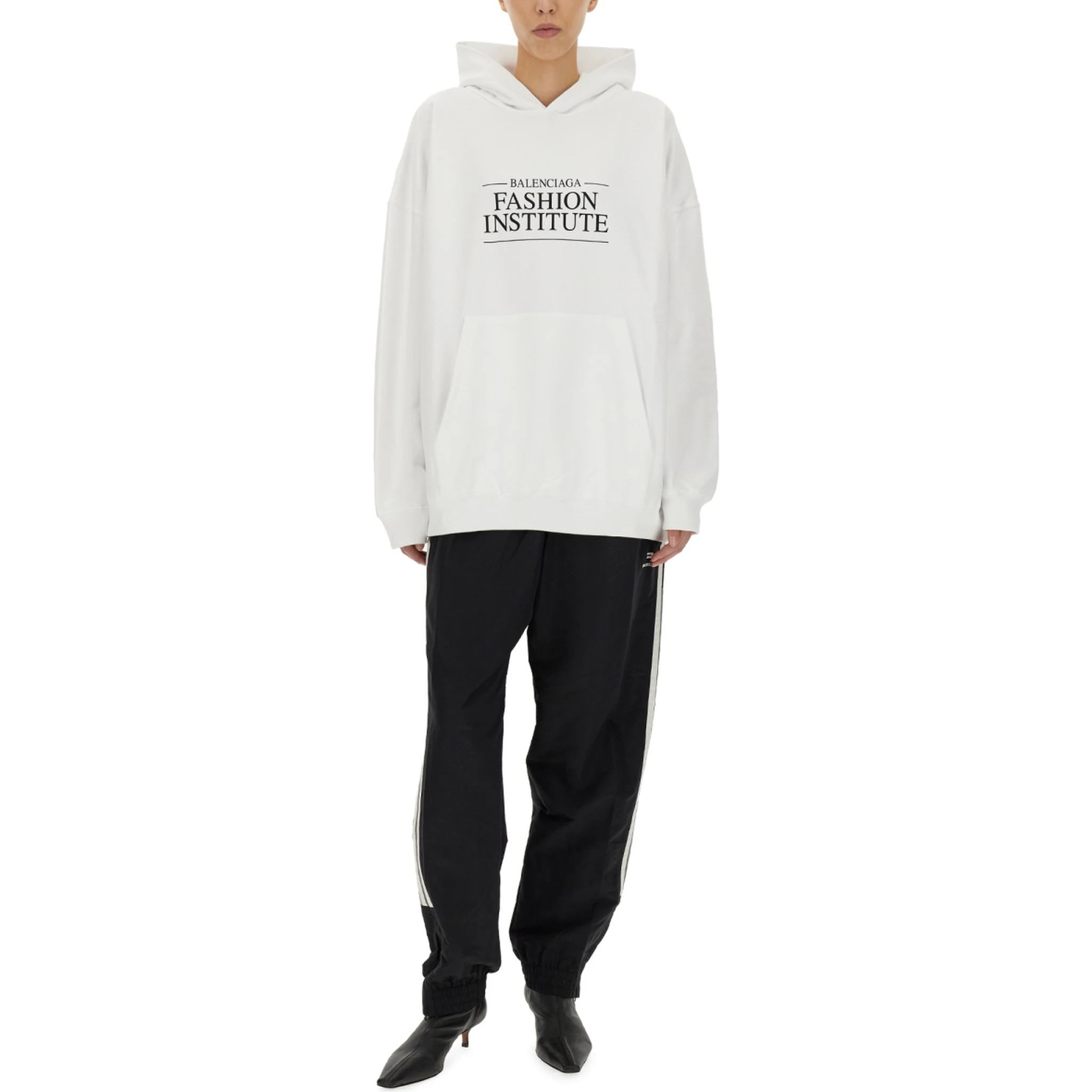 FASHION INSTITUTE LARGE FIT SWEATSHIRT