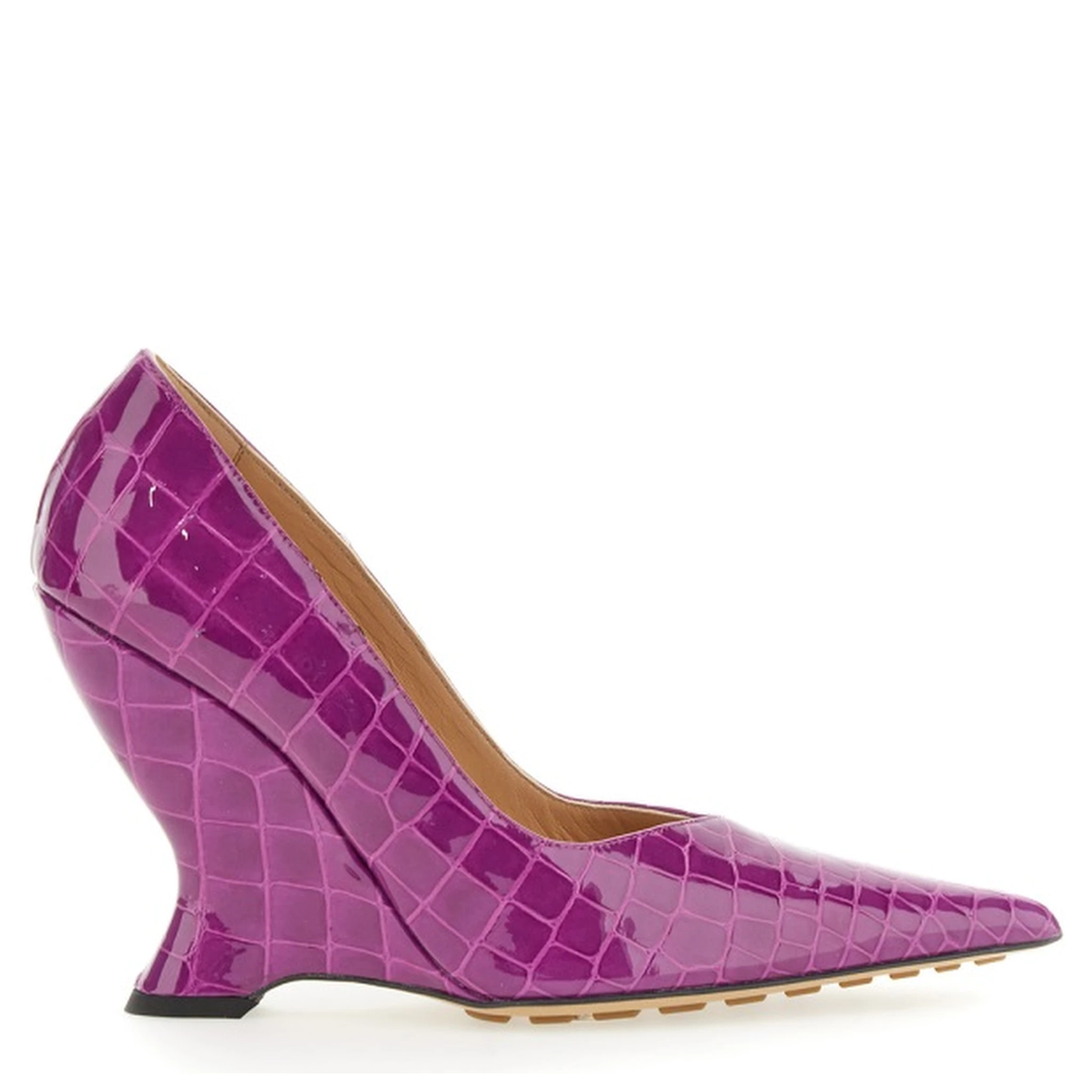 POINTED DECOLLETE